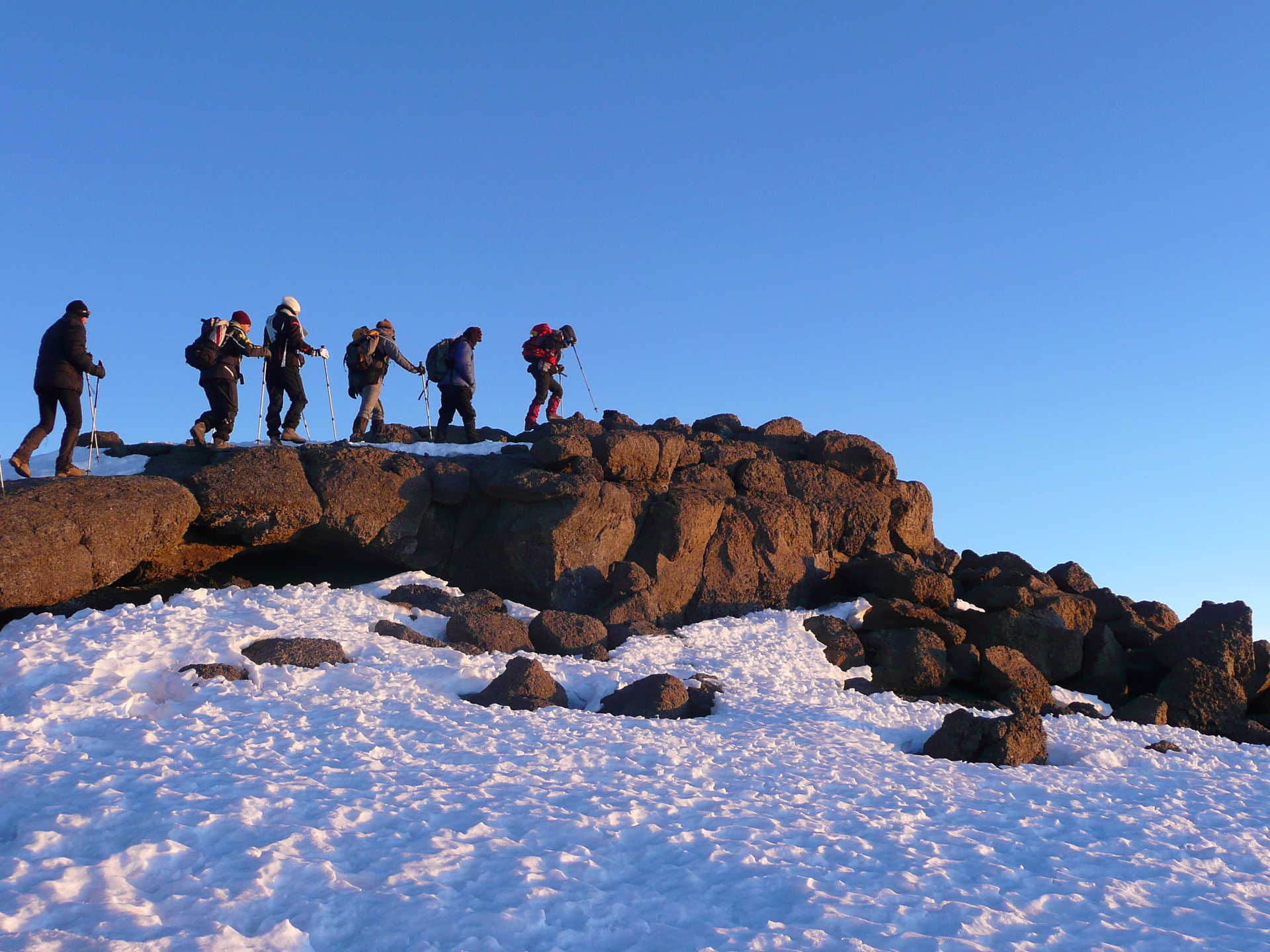 trekkers-getting-closer-to-the-uhuru-peak-1228