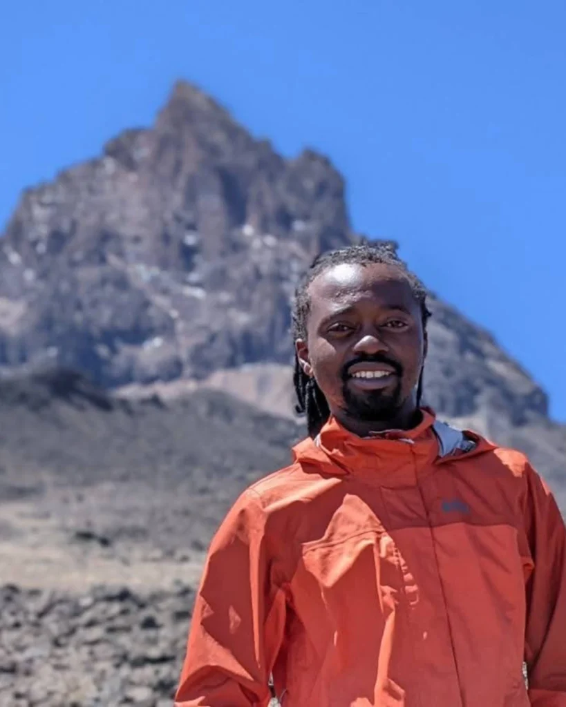 Hiking-kilimanjaro-Team